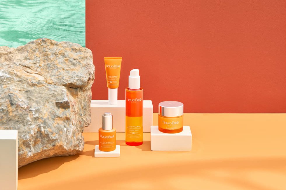 Selección de productos faciales de Natura Bissé para cuidar y proteger la piel durante el verano