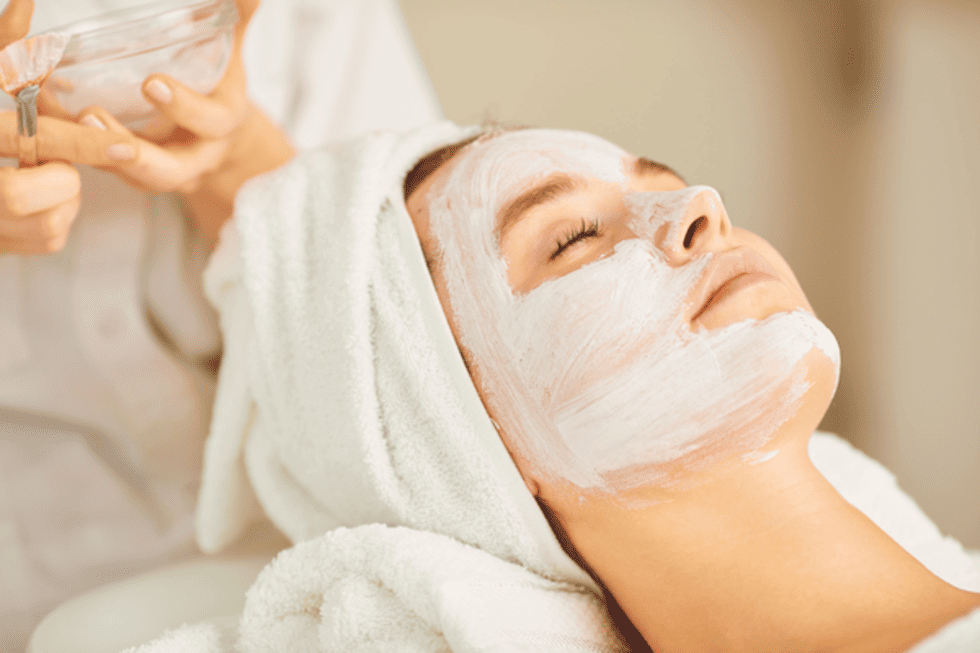 Tratamiento facial profesional en Selvarrosa Madrid